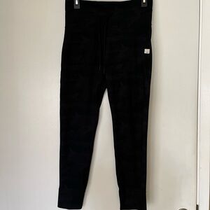 Vuori Black Joggers Sleek Sweatpants